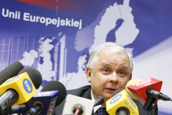 Kaszynski neskrývá své obavy z postupu USA vůči Rusku.